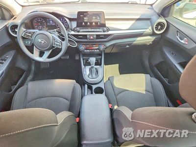 Zdjęcie 8 z 12 samochodu: 2019 KIA FORTE LXS VIN:3KPF24AD4KE081673 - miniatura