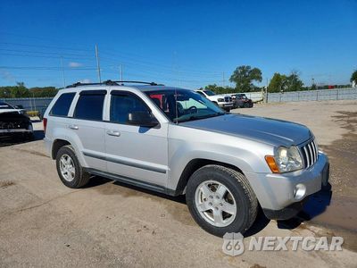 Czwarte zdjęcie samochodu z boku: 2007 JEEP GRAND CHEROKEE LAREDO VIN:1J8GR48K37C522432 - miniatura