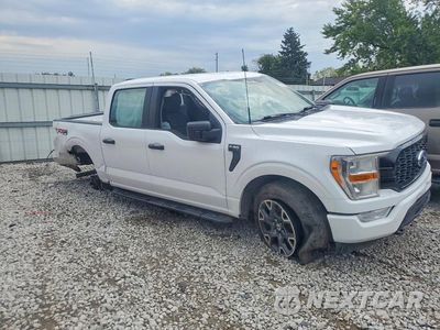 Czwarte zdjęcie samochodu z boku: 2022 FORD F150 SUPERCREW VIN:1FTFW1E52NKE11673 - miniatura