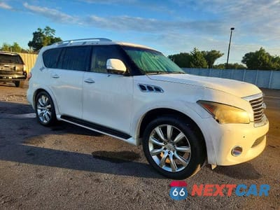 Czwarte zdjęcie samochodu z boku: 2013 INFINITI QX56 BASE VIN:JN8AZ2NF9D9530587 - miniatura