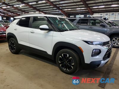 Czwarte zdjęcie samochodu z boku: 2023 CHEVROLET TRAILBLAZER LT VIN:KL79MRSL1PB137001 - miniatura