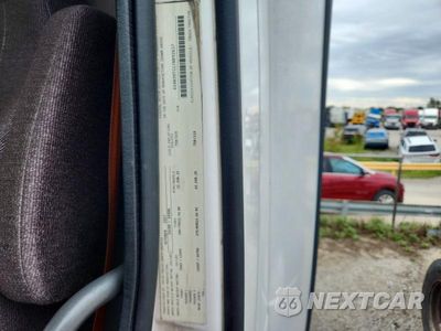 Zdjęcie 11 z 12 samochodu: 2018 VOLVO VNL SEMI TRUCK VIN:4V4N39TG1JN892617 - miniatura