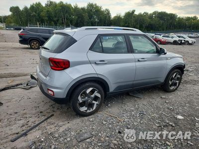 Trzecie zdjęcie samochodu z tyłu: 2021 HYUNDAI VENUE SEL VIN:KMHRC8A33MU090213 - miniatura