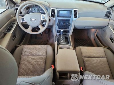 Zdjęcie 8 z 12 samochodu: 2009 JEEP GRAND CHEROKEE LAREDO VIN:1J8GR48K79C547868 - miniatura