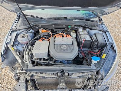 Zdjęcie 11 z 13 samochodu: 2016 VOLKSWAGEN E-GOLF SEL PREMIUM VIN:WVWPP7AU7GW912555 - miniatura