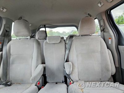 Zdjęcie 10 z 14 samochodu: 2015 TOYOTA SIENNA LE VIN:5TDKK3DC5FS612287 - miniatura