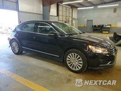 Czwarte zdjęcie samochodu z boku: 2017 VOLKSWAGEN PASSAT SE VIN:1VWBT7A37HC018102 - miniatura