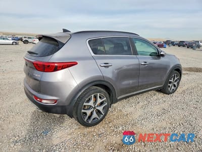 Trzecie zdjęcie samochodu z tyłu: 2018 KIA SPORTAGE SX VIN:KNDPR3A6XJ7419667 - miniatura