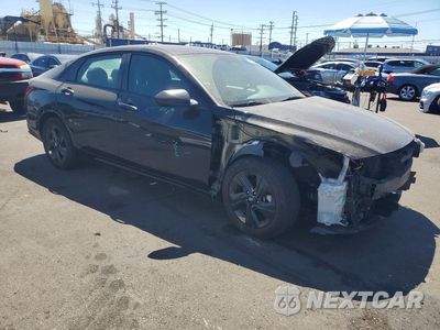 Czwarte zdjęcie samochodu z boku: 2022 HYUNDAI ELANTRA SEL VIN:KMHLM4AG5NU286945 - miniatura