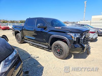 Czwarte zdjęcie samochodu z boku: 2026 TOYOTA TUNDRA TRD PRO HV VIN:5TFPC5DB8TX117481 - miniatura