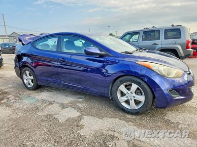 Czwarte zdjęcie samochodu z boku: 2013 HYUNDAI ELANTRA GLS VIN:5NPDH4AEXDH389606 - miniatura