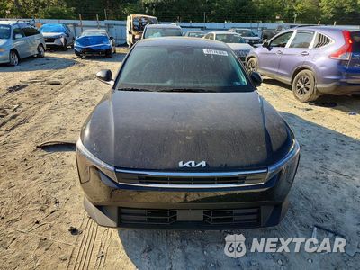 Piąte zdjęcie samochodu w środku: 2026 KIA K4 LXS VIN:3KPFT4DE0TE331218 - miniatura