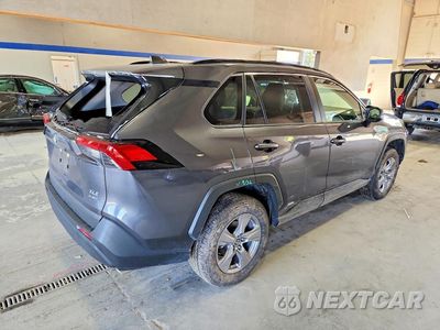 Trzecie zdjęcie samochodu z tyłu: 2025 TOYOTA RAV4 HYBRID XLE VIN:JTMRWRFV4SJ072698 - miniatura