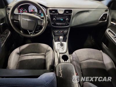Zdjęcie 8 z 12 samochodu: 2013 CHRYSLER 200 LX VIN:1C3CCBAB0DN568925 - miniatura