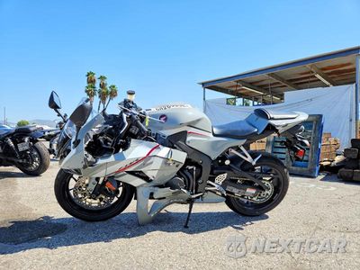 Trzecie zdjęcie samochodu z tyłu: 2026 HONDA CBR600 RR VIN:JH2PC40H5TK301558 - miniatura