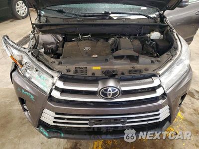 Zdjęcie 12 z 14 samochodu: 2019 TOYOTA HIGHLANDER XLE VIN:5TDJZRFH2KS706687 - miniatura