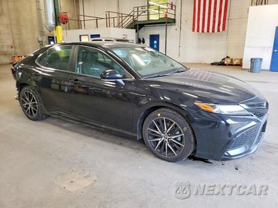 Czwarte zdjęcie samochodu z boku: 2023 TOYOTA CAMRY SE VIN:4T1G11AK7PU730570 - miniatura