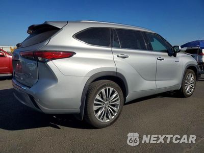 Trzecie zdjęcie samochodu z tyłu: 2020 TOYOTA HIGHLANDER HYBRID PLATINUM VIN:5TDEBRCH5LS005086 - miniatura