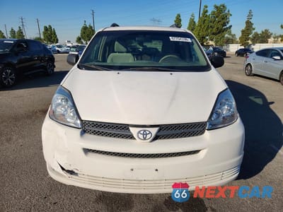 Piąte zdjęcie samochodu w środku: 2004 TOYOTA SIENNA LE 8 PASSENGER VIN:5TDZA23C54S122443 - miniatura