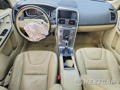 Zdjęcie 8 z 12 samochodu: 2015 VOLVO XC60 T5 PLATINUM VIN:YV440MDM7F2649410 - miniatura