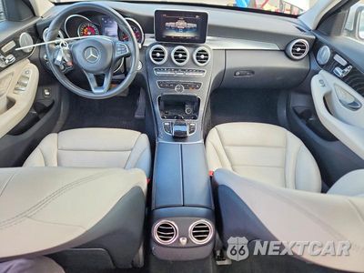 Zdjęcie 8 z 12 samochodu: 2017 MERCEDES-BENZ C 300 VIN:55SWF4JBXHU206535 - miniatura