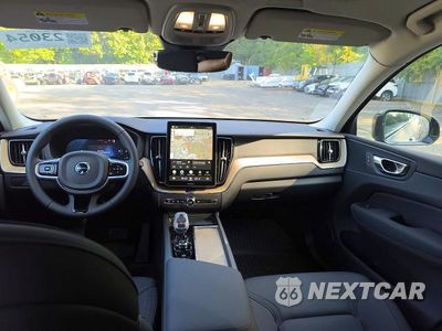 Zdjęcie 10 z 15 samochodu: 2026 VOLVO XC60 PLUS VIN:YV4M12RM7T1491453 - miniatura
