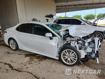 Czwarte zdjęcie samochodu z boku: 2020 TOYOTA CAMRY XLE VIN:4T1F11AK9LU872554 - miniatura