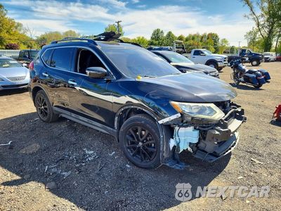 Czwarte zdjęcie samochodu z boku: 2017 NISSAN ROGUE SV VIN:5N1AT2MV3HC801086 - miniatura