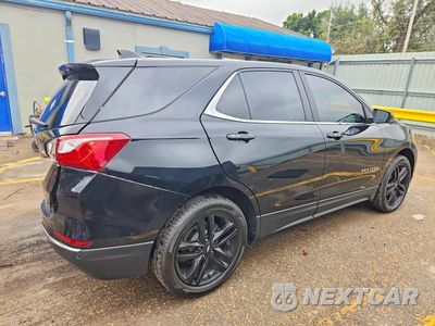 Trzecie zdjęcie samochodu z tyłu: 2021 CHEVROLET EQUINOX LT VIN:3GNAXKEV8ML398722 - miniatura