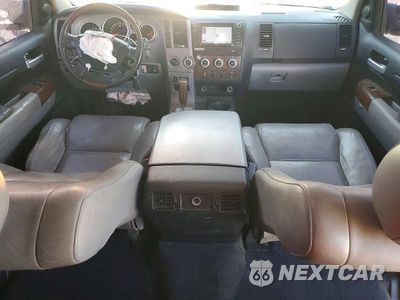 Zdjęcie 8 z 13 samochodu: 2012 TOYOTA TUNDRA CREWMAX LIMITED VIN:5TFHY5F15CX256249 - miniatura