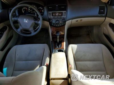 Zdjęcie 8 z 13 samochodu: 2006 HONDA ACCORD EX VIN:1HGCM56716A139125 - miniatura