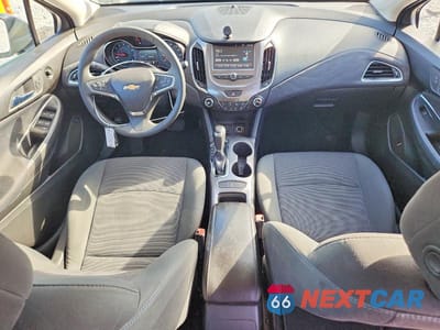 Zdjęcie 8 z 12 samochodu: 2017 CHEVROLET CRUZE LT VIN:1G1BE5SM8H7139456 - miniatura