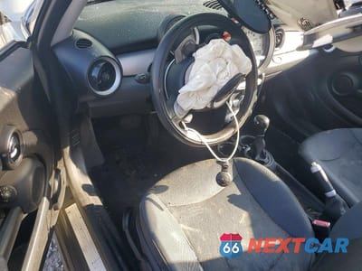Zdjęcie 8 z 12 samochodu: 2008 MINI COOPER VIN:WMWMF33548TT67628 - miniatura