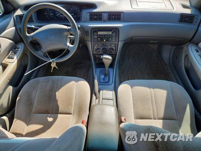 Zdjęcie 8 z 12 samochodu: 2001 TOYOTA CAMRY LE V6 VIN:4T1BF28K91U126209 - miniatura