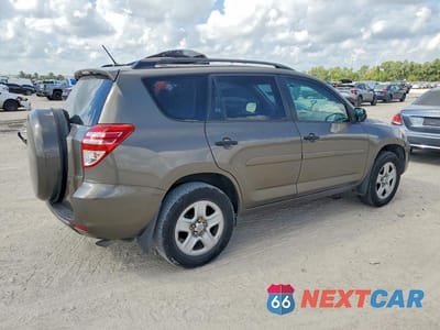Trzecie zdjęcie samochodu z tyłu: 2012 TOYOTA RAV4 BASE VIN:2T3BF4DV0CW205256 - miniatura
