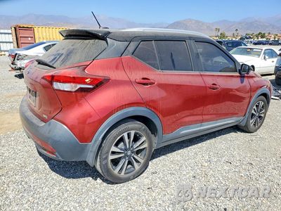 Trzecie zdjęcie samochodu z tyłu: 2019 NISSAN KICKS SR VIN:3N1CP5CU4KL513720 - miniatura