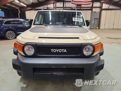 Piąte zdjęcie samochodu w środku: 2010 TOYOTA FJ CRUISER VIN:JTEBU4BF2AK076570 - miniatura