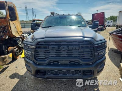 Piąte zdjęcie samochodu w środku: 2025 RAM 2500 TRADESMAN VIN:3C6UR5CJ8SG556992 - miniatura
