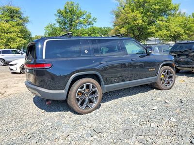 Trzecie zdjęcie samochodu z tyłu: 2024 RIVIAN R1S LAUNCH EDITION VIN:7PDSGABLXRN035008 - miniatura