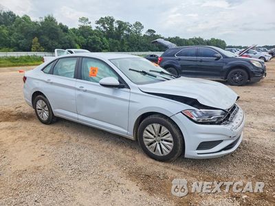 Czwarte zdjęcie samochodu z boku: 2019 VOLKSWAGEN JETTA S VIN:3VWC57BU4KM063509 - miniatura