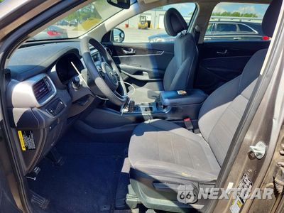 Zdjęcie 7 z 12 samochodu: 2016 KIA SORENTO L VIN:5XYPG4A39GG116280 - miniatura
