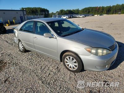 Czwarte zdjęcie samochodu z boku: 2005 TOYOTA CAMRY LE VIN:4T1BE32K05U043369 - miniatura