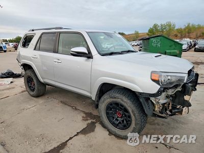 Czwarte zdjęcie samochodu z boku: 2022 TOYOTA 4RUNNER TRD OFF-ROAD PREMIUM VIN:JTERU5JR2N6017842 - miniatura
