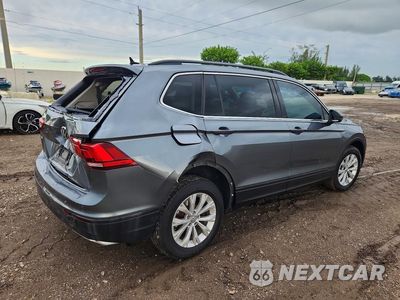 Trzecie zdjęcie samochodu z tyłu: 2019 VOLKSWAGEN TIGUAN SE VIN:3VV3B7AX2KM027973 - miniatura