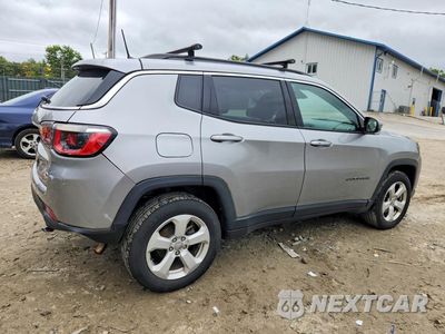 Trzecie zdjęcie samochodu z tyłu: 2019 JEEP COMPASS LATITUDE VIN:3C4NJDBB1KT847110 - miniatura
