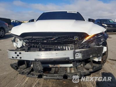Piąte zdjęcie samochodu w środku: 2024 LEXUS IS 500 F SPORT PERFORMANCE PREMIUM VIN:JTHAP1D21R5006177 - miniatura