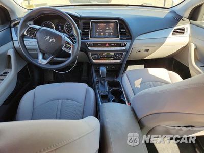 Zdjęcie 8 z 12 samochodu: 2018 HYUNDAI SONATA SE VIN:5NPE24AF8JH680924 - miniatura
