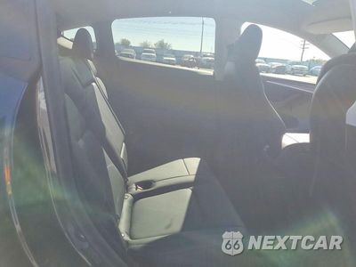 Zdjęcie 10 z 12 samochodu: 2025 TESLA MODEL Y VIN:7SAYGDEE1SF282750 - miniatura