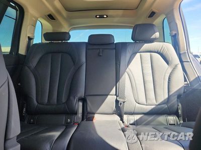 Zdjęcie 10 z 14 samochodu: 2019 BMW X7 XDRIVE40I VIN:5UXCW2C57KL082520 - miniatura