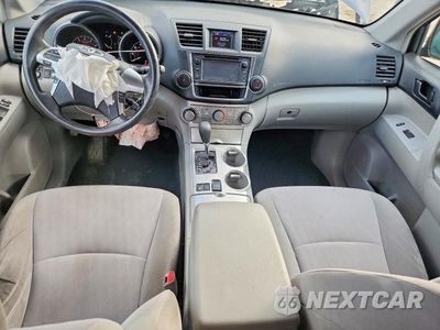 Zdjęcie 8 z 13 samochodu: 2013 TOYOTA HIGHLANDER BASE VIN:5TDBK3EH4DS208887 - miniatura